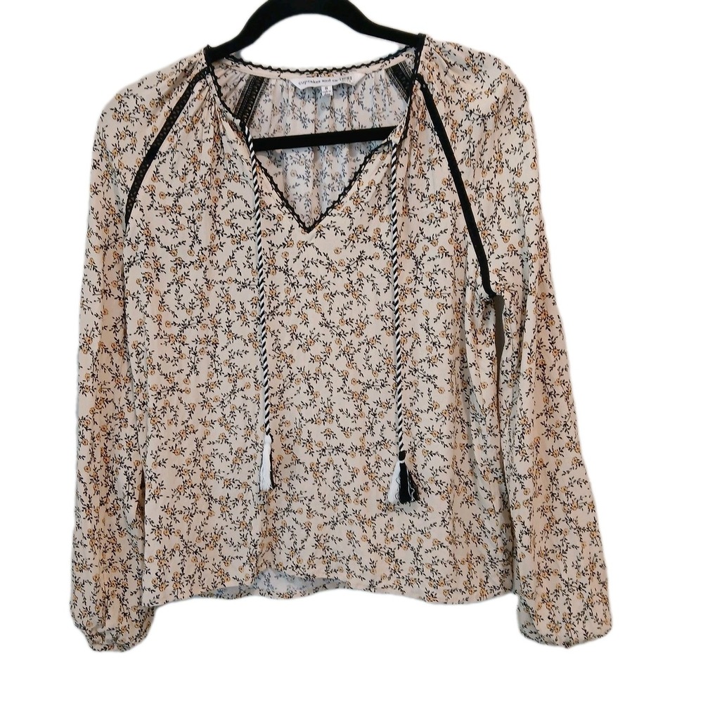Cupcakes and Cashmere Halston Floral Peasant Blouse Viscose Small Tassle Top
